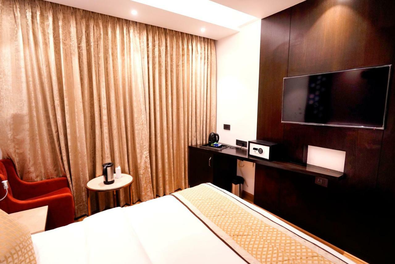 Hotel City Pride With Free Airport Pickup New Delhi Exteriör bild