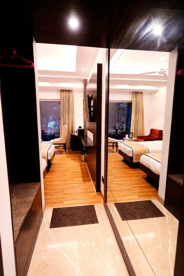 Hotel City Pride With Free Airport Pickup New Delhi Exteriör bild